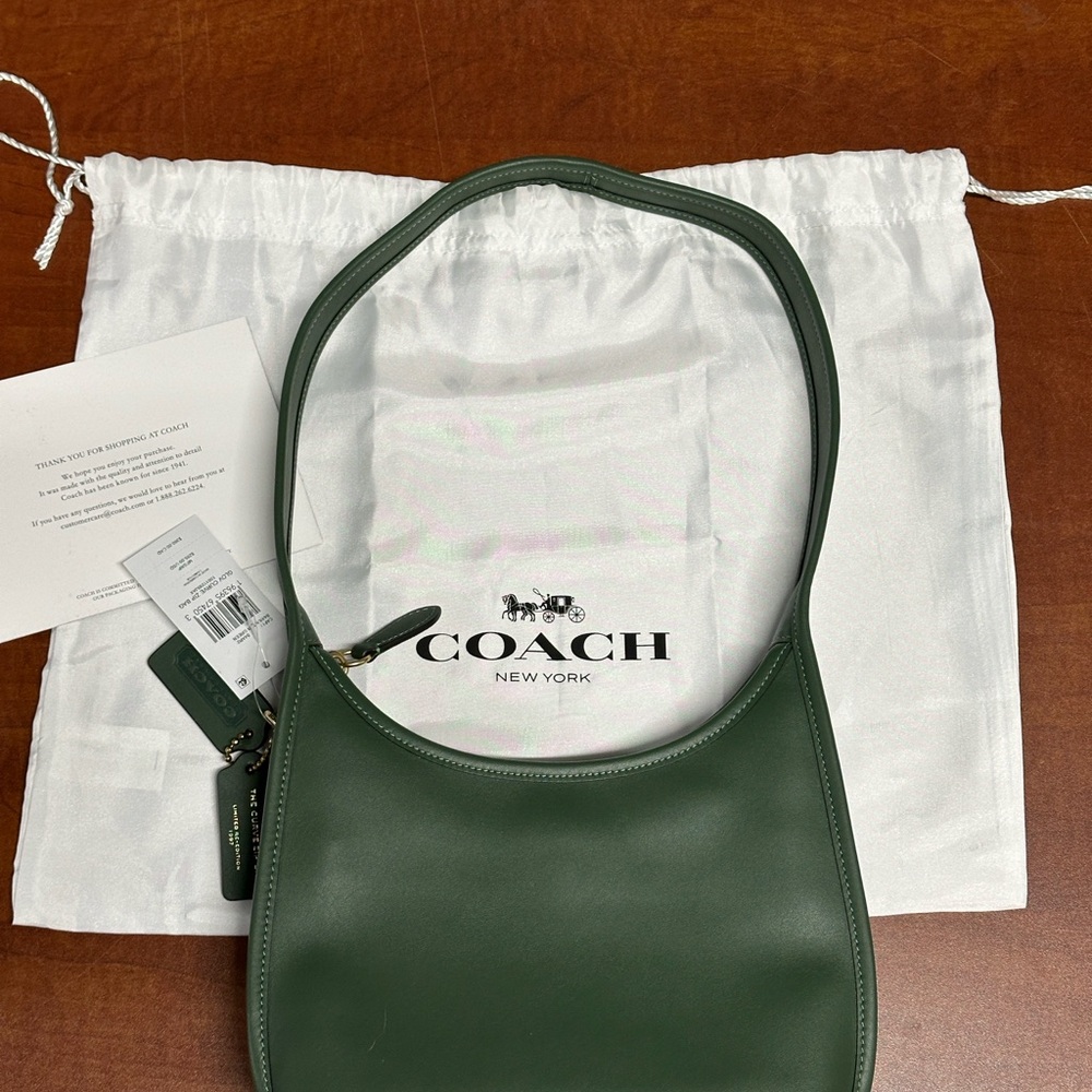 Coach Curve Zip Bag Smooth Leather Green | NWT | Authentic